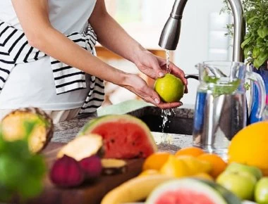 Αυτά είναι τα τρόφιμα που δεν πρέπει να πλένετε πριν το μαγείρεμα (βίντεο)